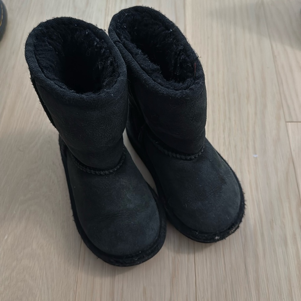 Ugg Classic Boots Black Toddler 8